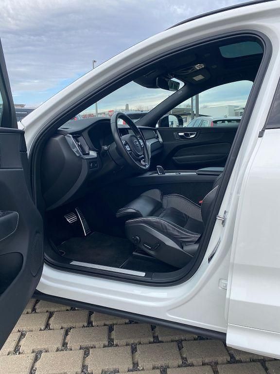 Gebraucht Volvo XC60 R-Design 197 PS (144 kW) 2021 Weiß SUV
