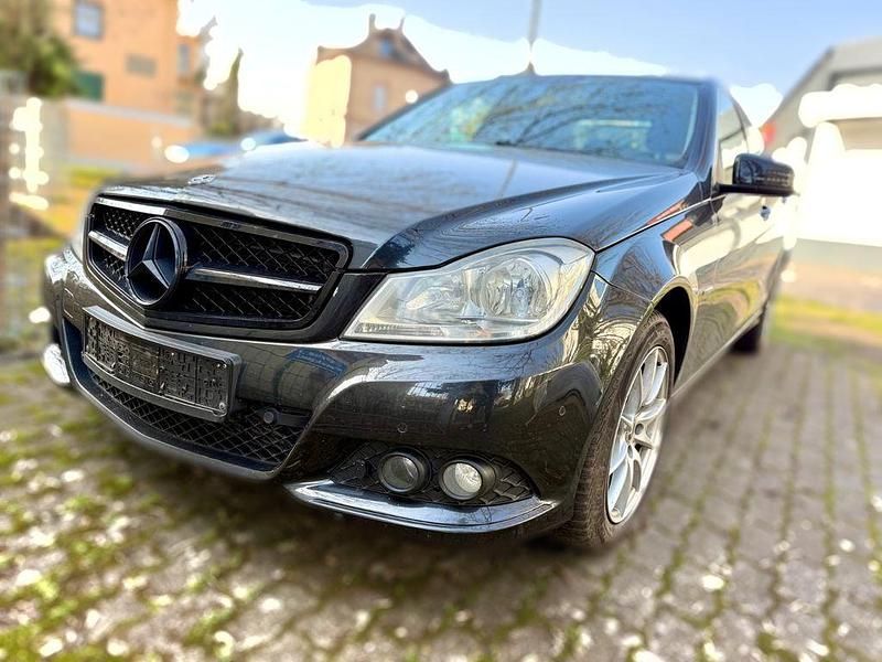 Gebraucht Mercedes C200 136 PS (100 kW) 2011 Schwarz Limousine