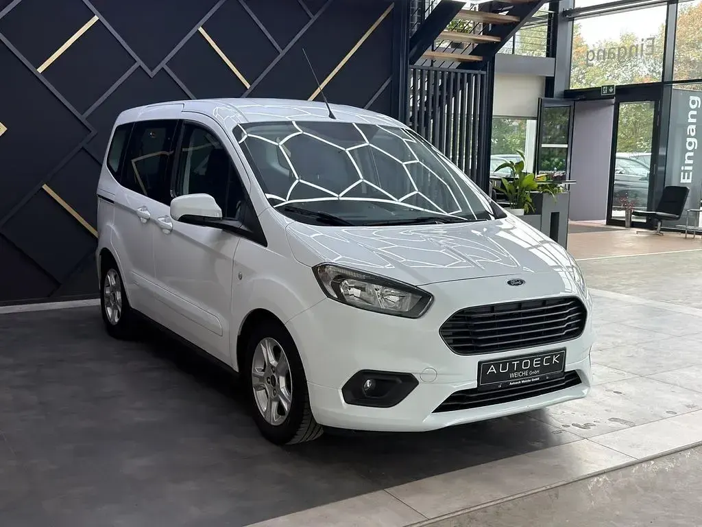 Gebraucht Ford Tourneo Courier 101 PS (74 kW) 2019 Weiß Van / Kleinbus