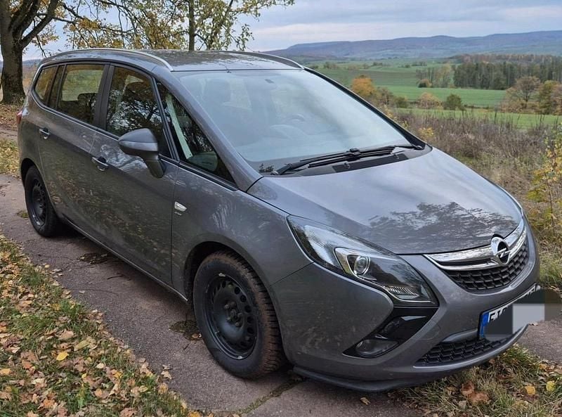 Andere farben Gebraucht 2016 Opel Zafira Tourer Van / Kleinbus | 11.800 € (Etwas zu teuer) - Bild 1/4