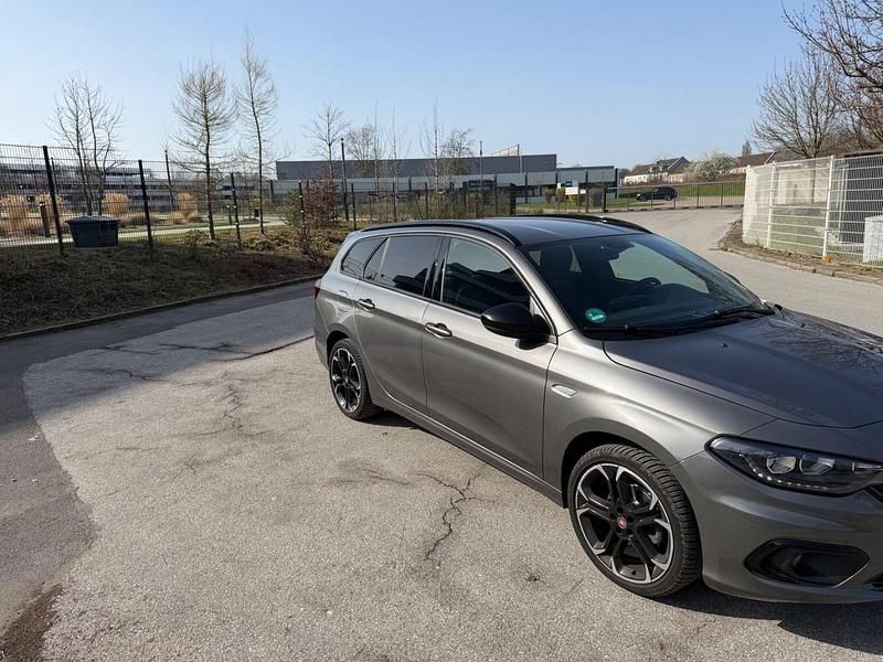 Gebraucht Fiat Tipo S 120 PS (88 kW) 2019 Grau Kombi
