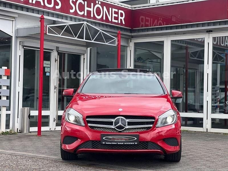 Gebraucht Mercedes A200 156 PS (114 kW) 2014 Rot Limousine