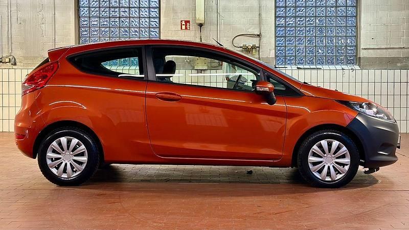 Gebraucht Ford Fiesta 82 PS (60 kW) 2011 Orange Kleinwagen