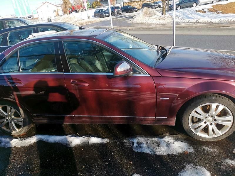 Gebraucht Mercedes C230 204 PS (150 kW) 2007 Rot Limousine