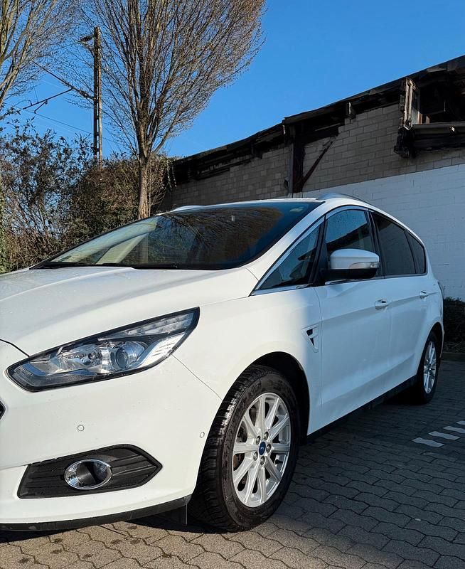 Gebraucht Ford S-MAX S 2017 Weiß Van / Kleinbus
