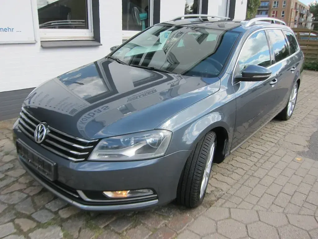 Gebraucht VW Passat Highline 140 PS (102 kW) 2012 Grau Limousine