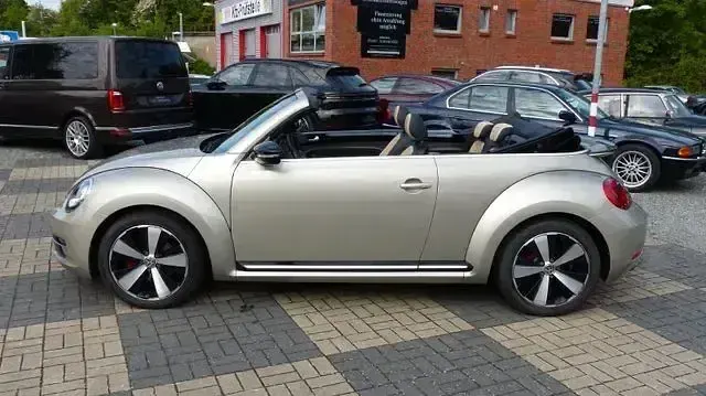 Gebraucht VW Beetle Cabriolet Exclusive 350 PS (257 kW) 2016 Moon rock silver Cabrio