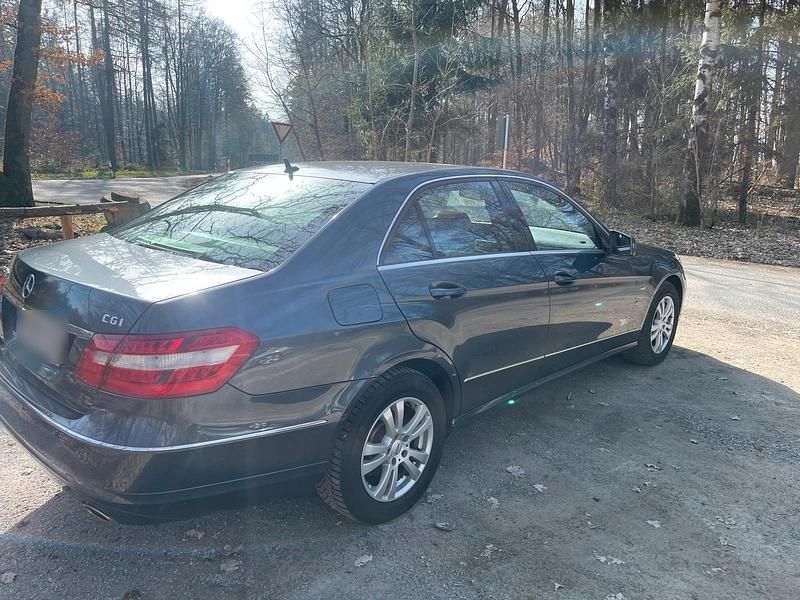 Gebraucht Mercedes E350 Elegance 292 PS (214 kW) 2009 Grau Limousine