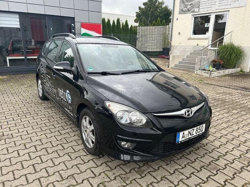 Schwarz Gebraucht 2012 Hyundai i30 Edition Kombi | 2.999 € (Fairer Preis) - Bild 1/4
