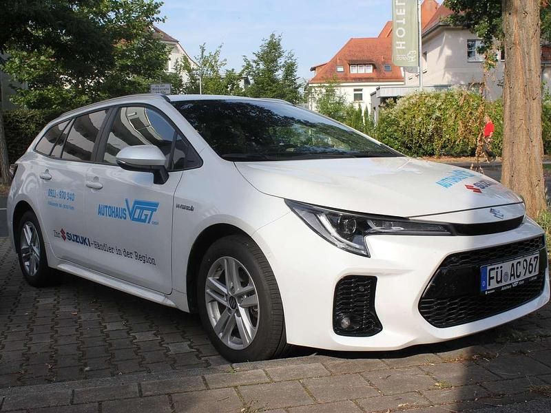 Gebraucht Suzuki Swace Comfort+ 98 PS (72 kW) 2022 Platinum white pearl metallic Kombi