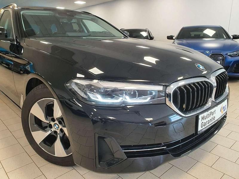 Gebraucht BMW 520 Performance 190 PS (139 kW) 2023 Schwarz ii Kombi