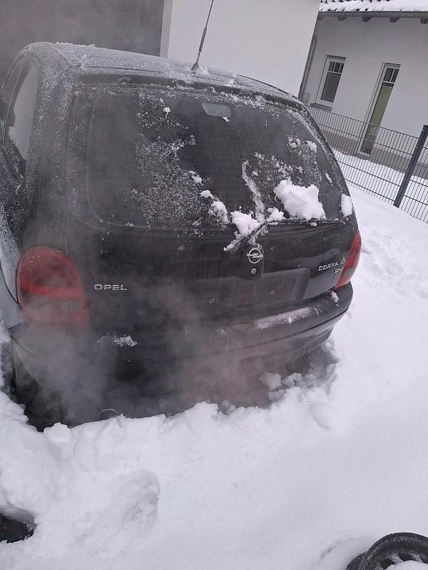 Gebraucht Opel Corsa 54 PS (39 kW) 1999 Schwarz Coupé