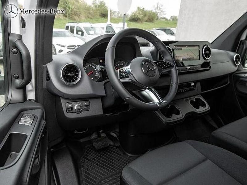 Second-hand Mercedes Sprinter 169 CP (124 kW) 2025 Andere Van