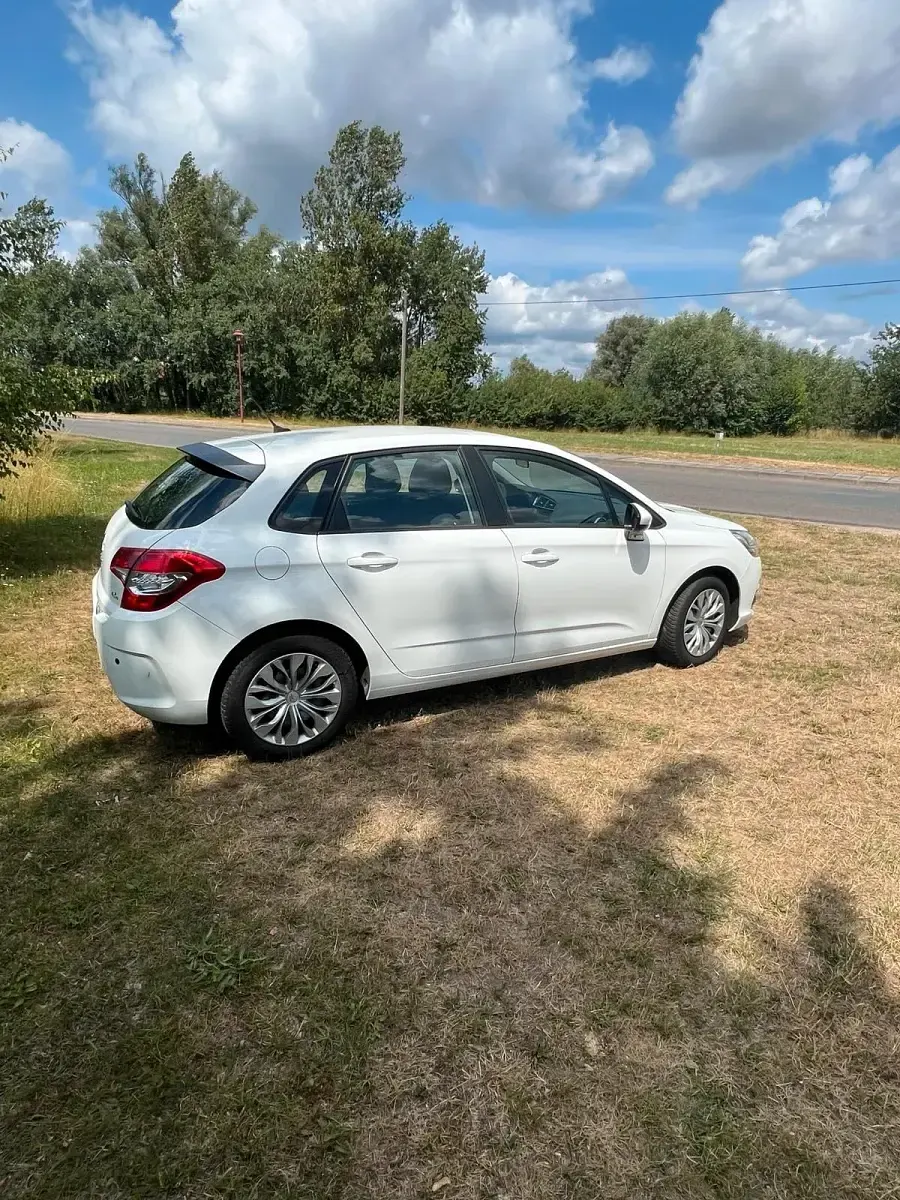 Gebraucht Citroën C4 95 PS (69 kW) 2011 Weiß Limousine
