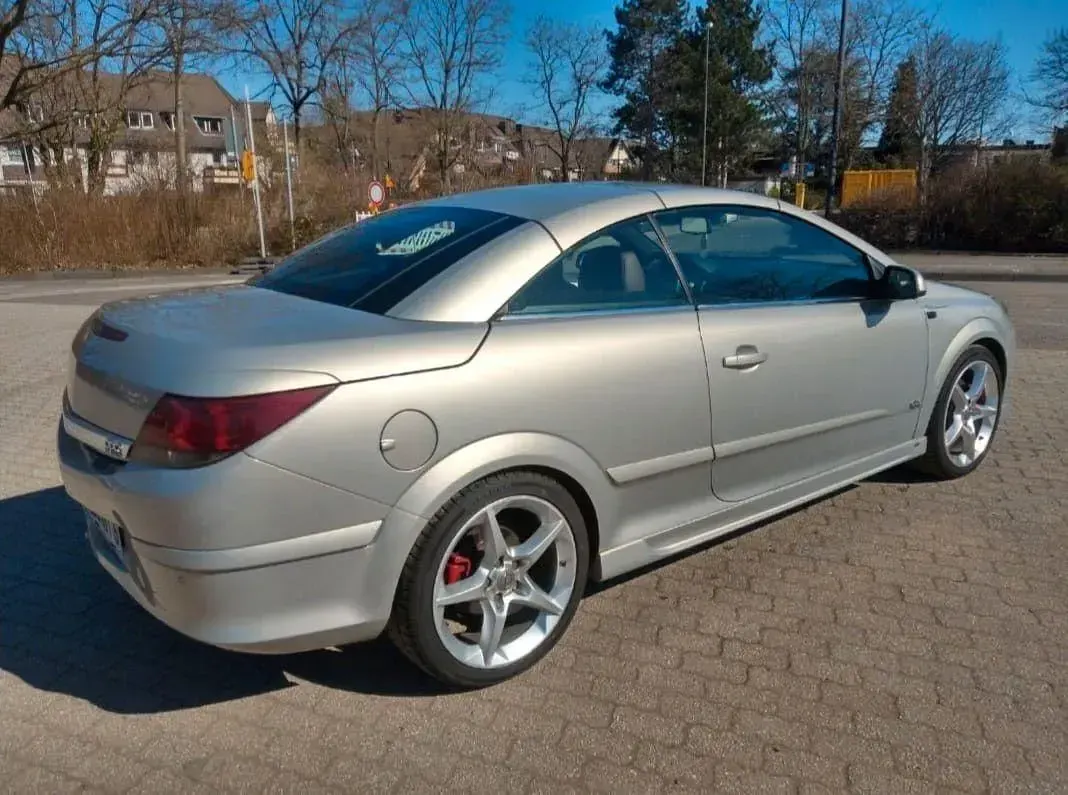 Gebraucht Opel Astra Cabriolet Cosmo 200 PS (147 kW) 2006 Silber Cabrio