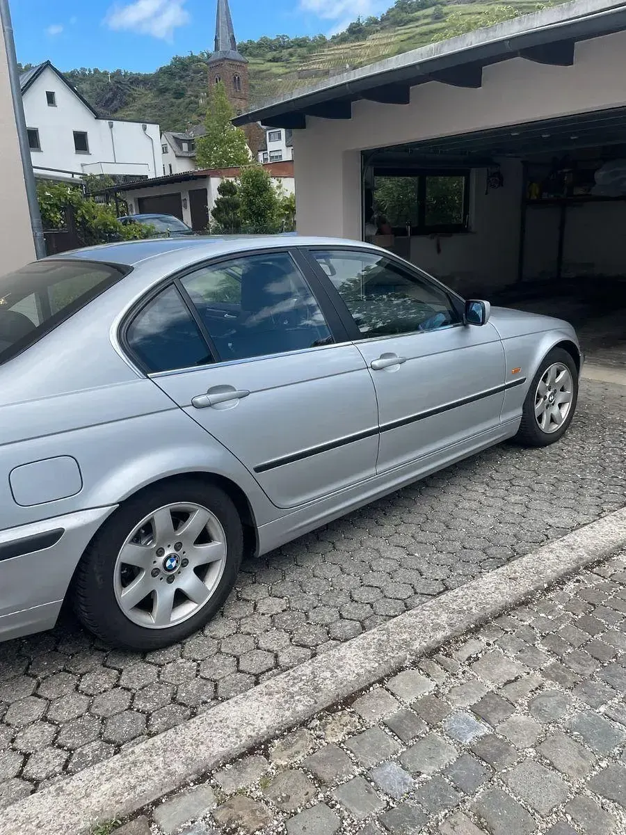Gebraucht BMW 328 193 PS (141 kW) 1998 Silber Limousine