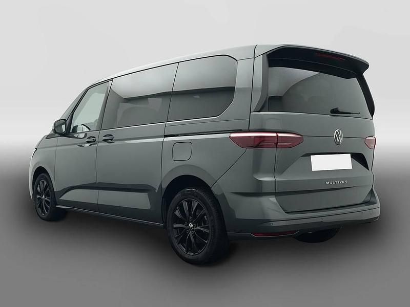 Gebraucht VW Multivan Life 150 PS (110 kW) 2023 Grau Van / Kleinbus