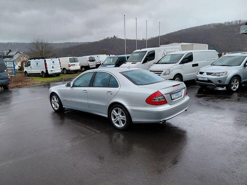 Gebraucht Mercedes E320 224 PS (164 kW) 2007 Silber Limousine