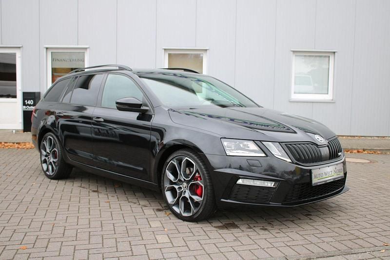 Schwarz Gebraucht 2017 Skoda Octavia RS Kombi | 16.890 € (Fairer Preis) - Bild 1/4