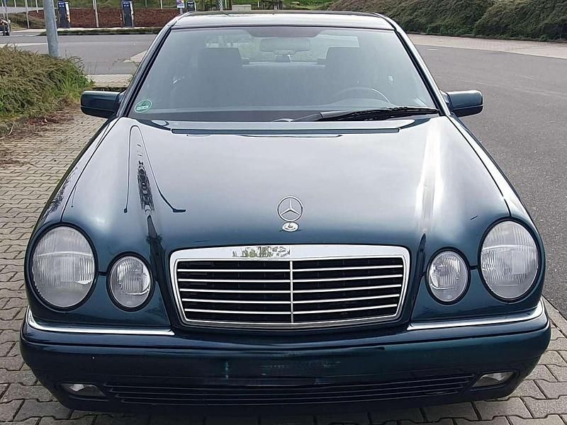 Gebraucht Mercedes 280 Elegance 193 PS (141 kW) 1996 Grün Limousine