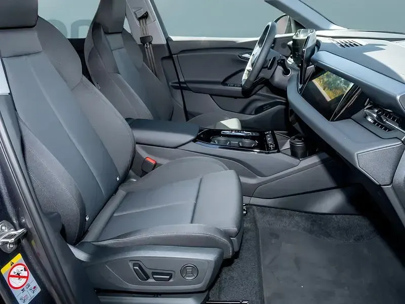 Gebraucht Audi Q6 e-tron 225 kW (306 PS) 2025 Grau SUV