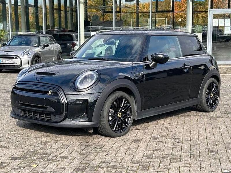 Midnight black (metallic) Gebraucht 2023 Mini Cooper Kleinwagen | 20.530 € (Fairer Preis) - Bild 1/4