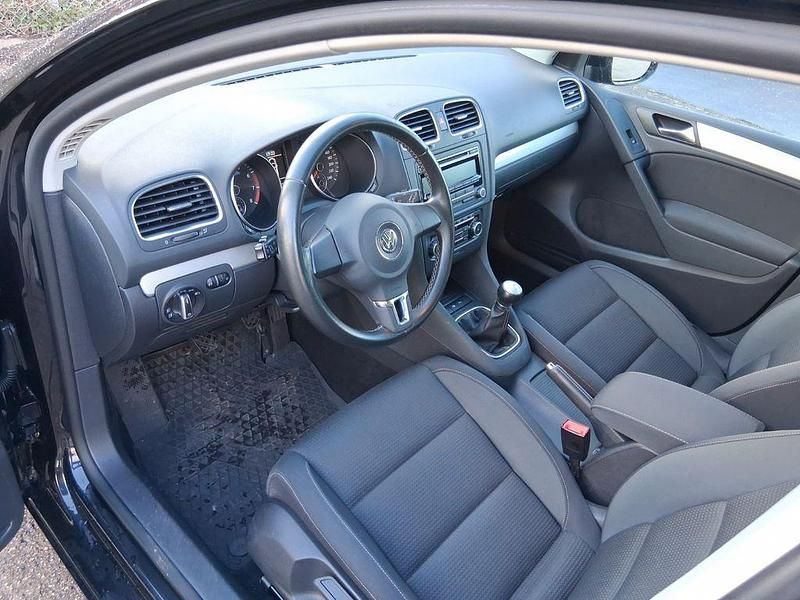 Gebraucht VW Golf VI Team 105 PS (77 kW) 2010 Schwarz Kleinwagen