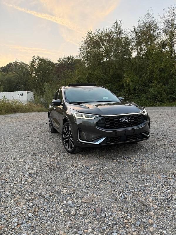 Grau Gebraucht 2025 Ford Kuga ST-Line X SUV | 48.000 € (Teuer) - Bild 1/4