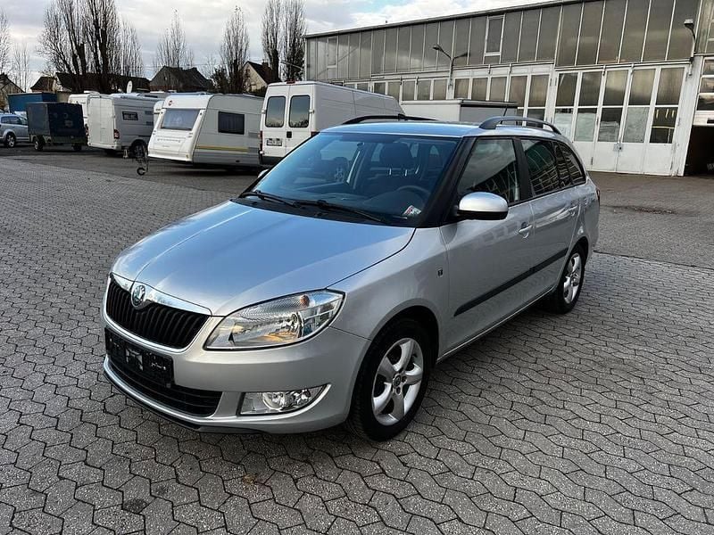 Silber Gebraucht 2012 Skoda Fabia Ambition Kombi | 2.800 € (Superpreis) - Bild 1/4