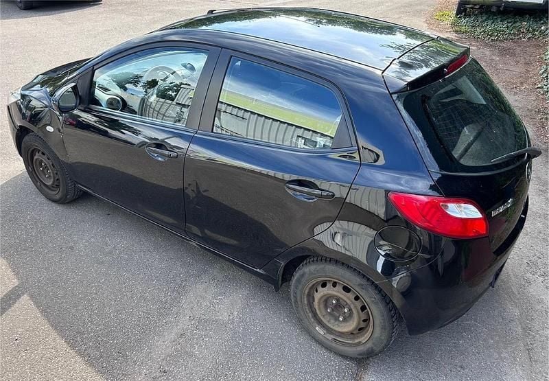 Second-hand Mazda 2 86 CP (63 kW) 2010 Negru Hatchback