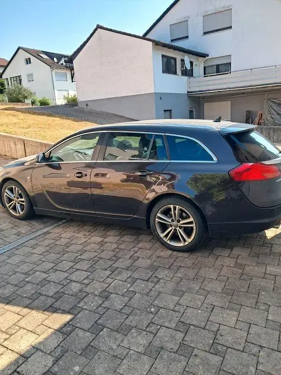 Gebraucht Opel Insignia Eco 160 PS (117 kW) 2012 Schwarz Kombi