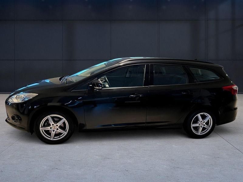 Gebraucht Ford Focus Trend 125 PS (91 kW) 2013 Panther black Kombi