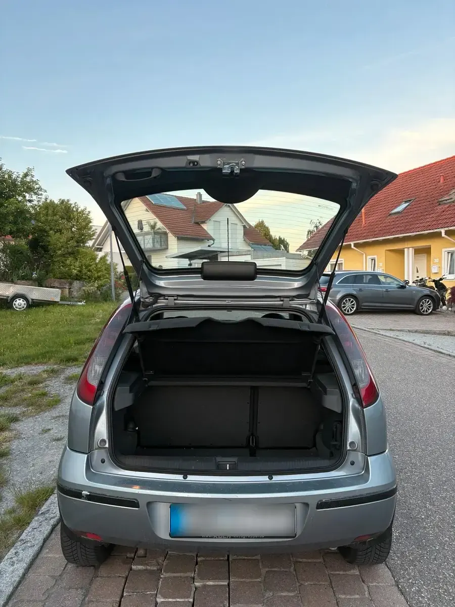 Gebraucht Opel Corsa 80 PS (58 kW) 2005 Silber Kleinwagen