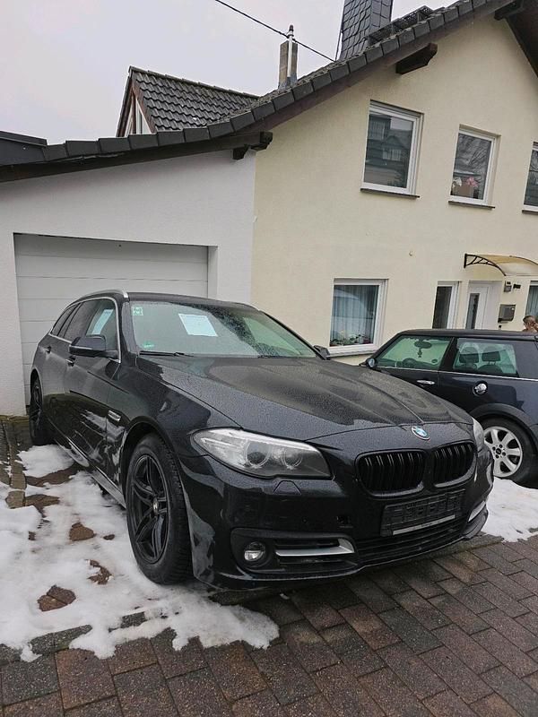 Gebraucht BMW 520 184 PS (135 kW) 2014 Schwarz Kombi