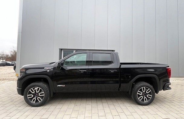Neu GMC Sierra 439 PS (322 kW) 2025 Schwarz Pickup