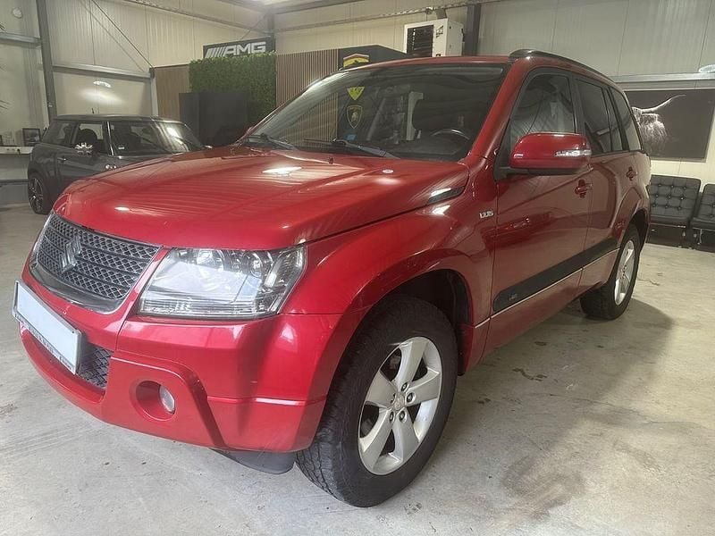 Rot Gebraucht 2011 Suzuki Grand Vitara Club SUV | 6.100 € (Fairer Preis) - Bild 1/4