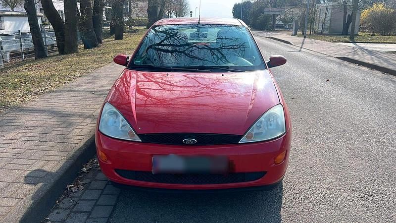 Gebraucht Ford Focus 100 PS (73 kW) 2004 Rot Kleinwagen