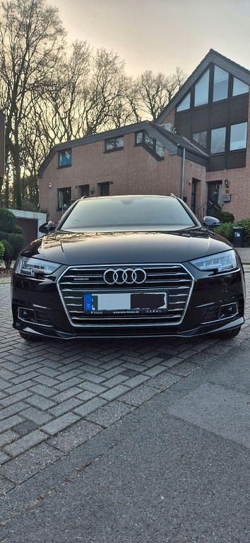 Gebraucht Audi A4 Ambiente 190 PS (139 kW) 2017 Schwarz Kombi