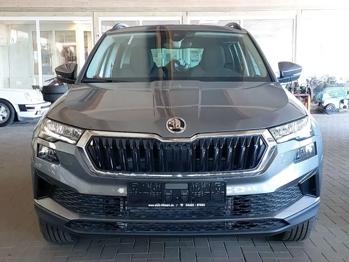 Neu Skoda Karoq Selection 150 PS (110 kW) 2026 Graphitgrau SUV