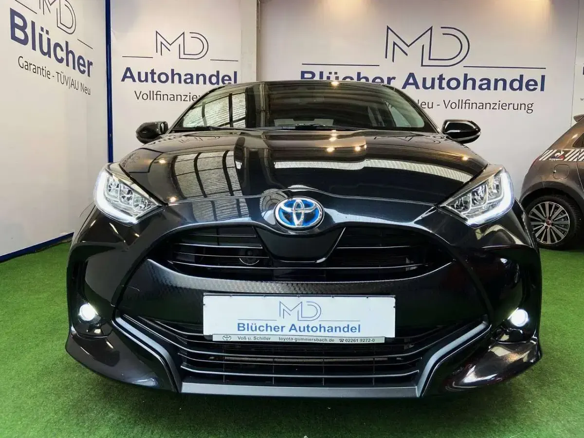 Gebraucht Toyota Yaris Team 116 PS (85 kW) 2021 Deep black Kleinwagen