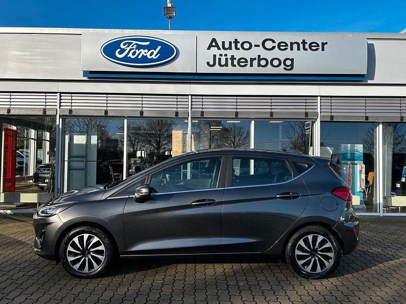Grau Gebraucht 2023 Ford Fiesta Titanium Kleinwagen | 16.890 € (Guter Preis) - Bild 1/4