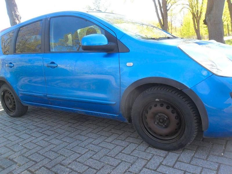 Second-hand Nissan Note Acenta 88 CP (64 kW) 2006 Albastru Hatchback