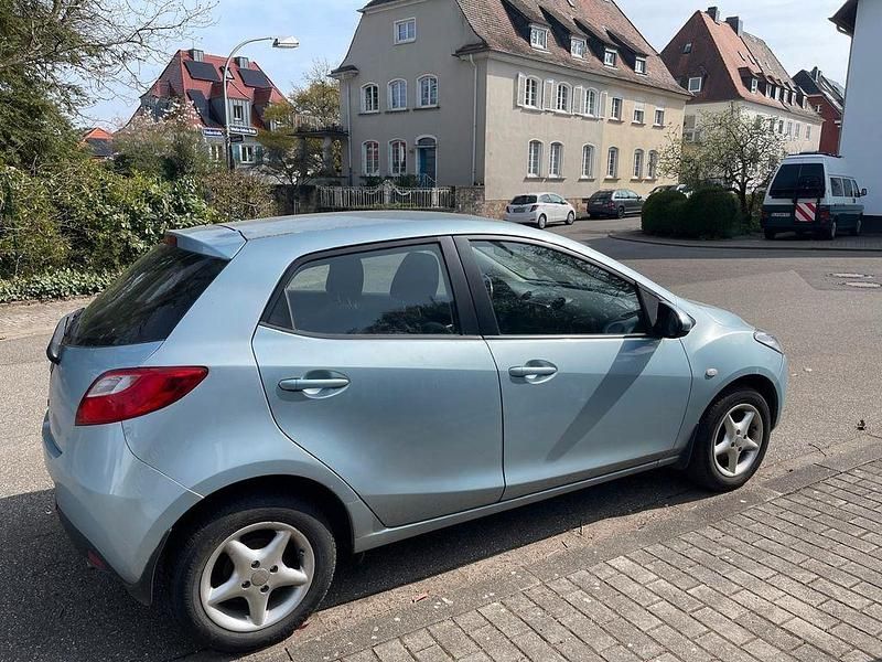 Gebraucht Mazda 2 86 PS (63 kW) 2008 Blau Kleinwagen