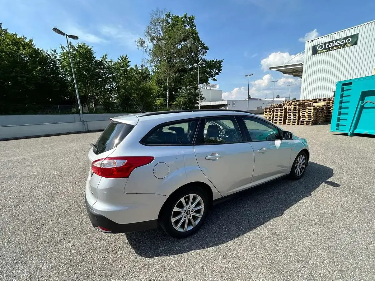 Gebraucht Ford Focus Trend 116 PS (85 kW) 2012 Silber Kombi