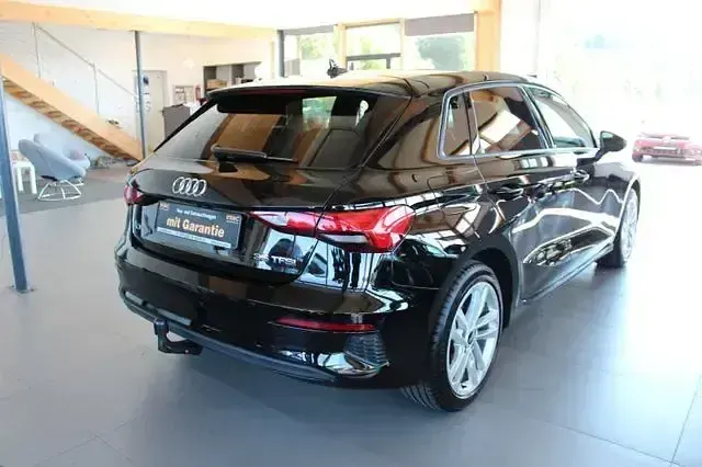 Gebraucht Audi A3 Basis 150 PS (110 kW) 2023 Schwarz Limousine