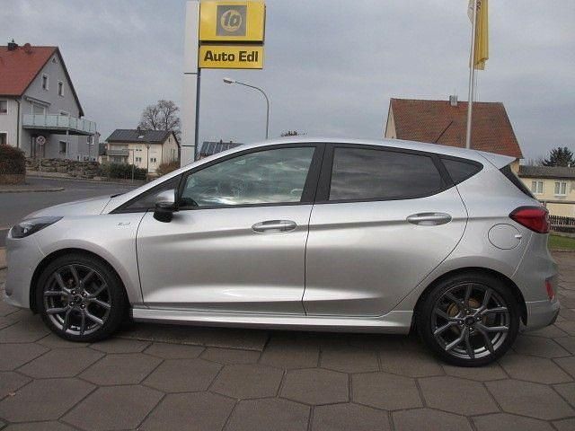 Silber Gebraucht 2022 Ford Fiesta ST-Line Limousine | 16.490 € (Etwas zu teuer) - Bild 1/4