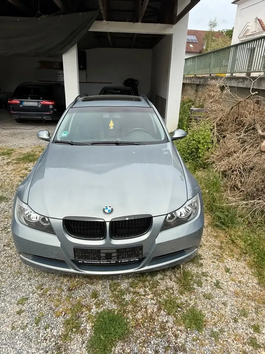 Gebraucht BMW 320 176 PS (129 kW) 2007 Silber Kombi