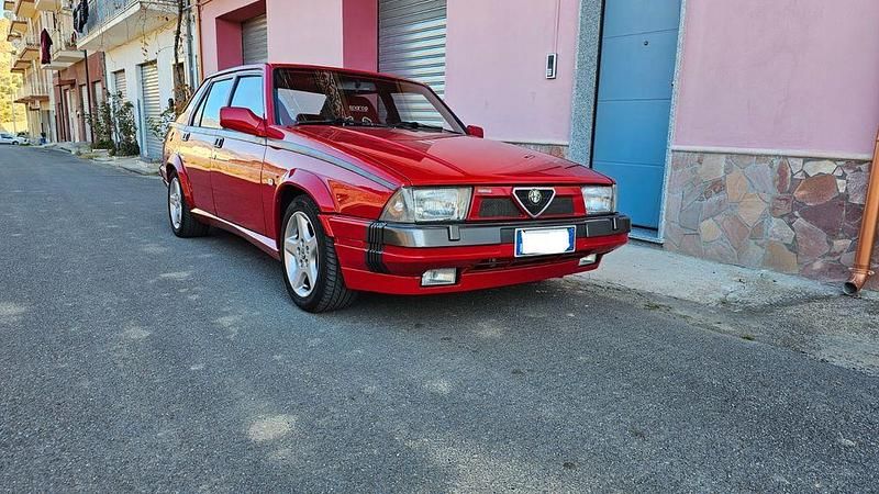 Rot Gebraucht 1985 Alfa Romeo 75 Limousine | 18.500 € - Bild 1/4
