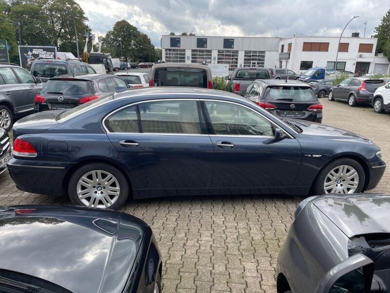 Gebraucht BMW 760L 445 PS (327 kW) 2003 Blau Limousine