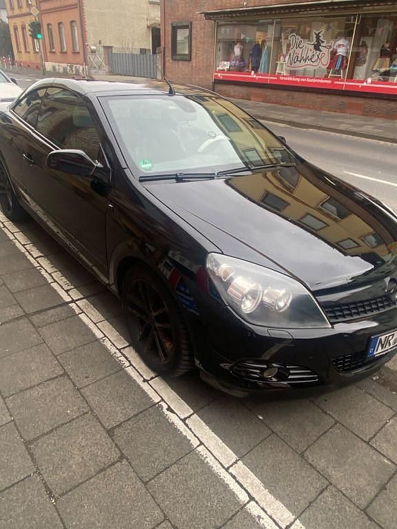 Gebraucht Opel Astra Cabriolet Edition 140 PS (102 kW) 2006 Schwarz Cabrio